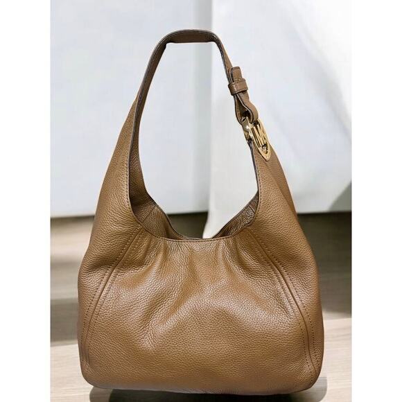 Michael Kors Fulton Large Leather Hobo Bag & Zip Around Continental Wallet - Picture 3 of 16